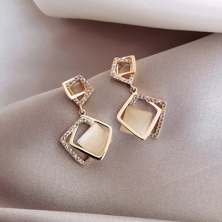 Mira Drop Pearl Statement Earrings